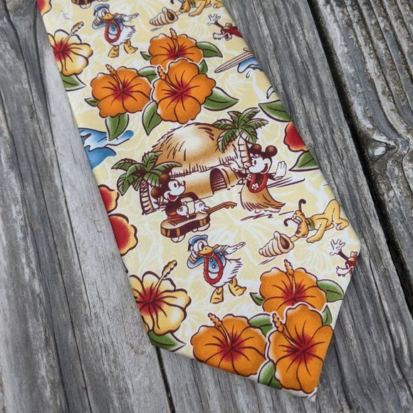 Novelty Disney Mickey and Friends Tropical Aloha Neck Tie NWOT - Picture 1 of 7